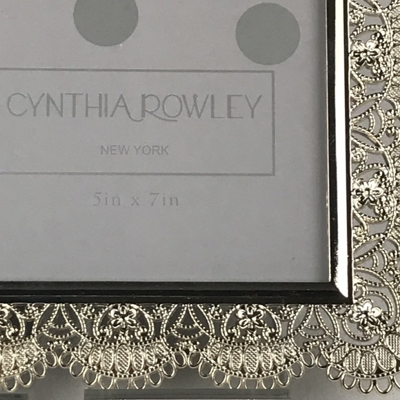 Cynthia Rowley - 4/$98 - Silver picture frame (4” X 6”) NWT Last One! - Picture 3 of 3
